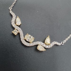 Colar em Ouro