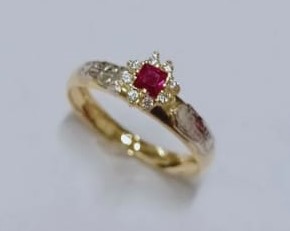 Anel de Formatura em Ouro com pedra